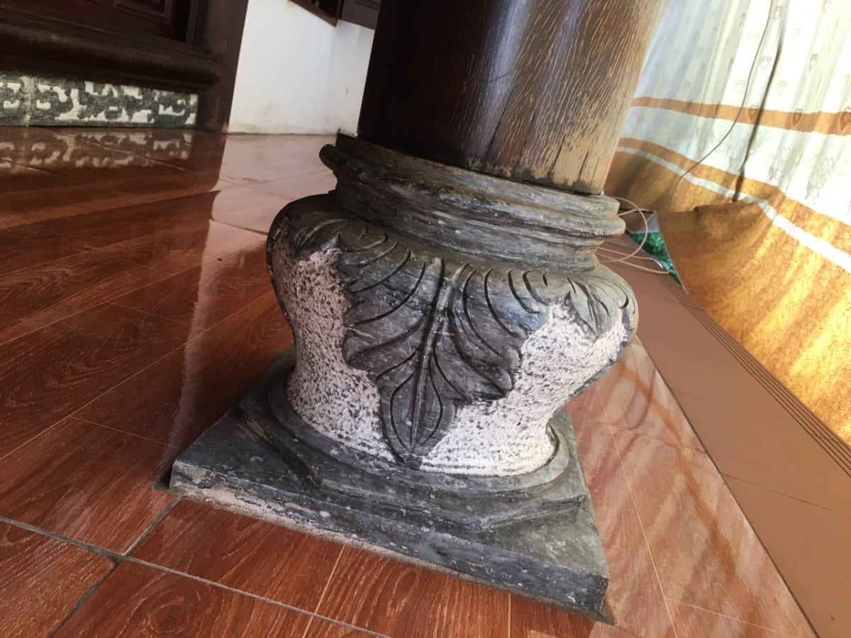 Tảng Kê Cột Đá