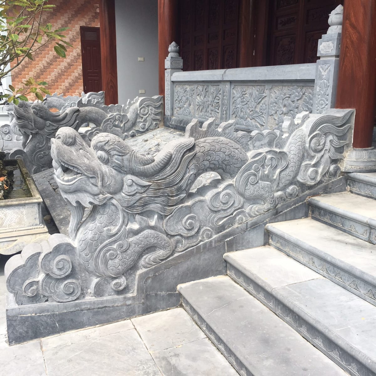 Rồng Đá
